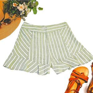 Nectar Clothing Women's Shorts Size Medium Green White Striped Vacation Flowy